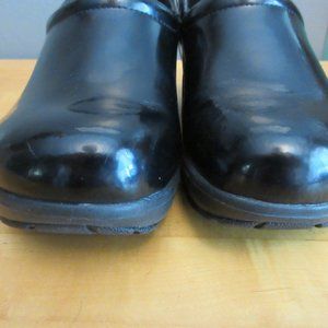 Nurse Mates Black Patent Leather Mules Size 8.5